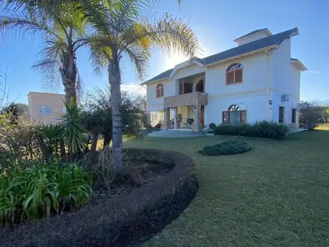 Exc.casa 4 dorm c/gge/qcho/adasor/jardin calle Orán Tipal