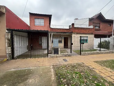Casa 3 ambientes y duplex 3 amb. ( venta en block)