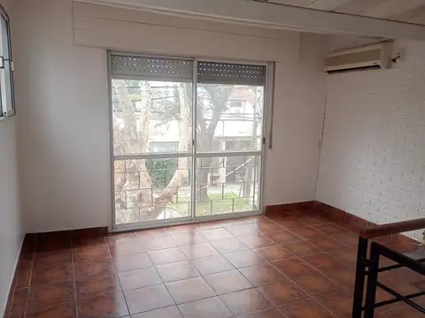 Depto Tipo Casa en Alquiler de 2 ambientes