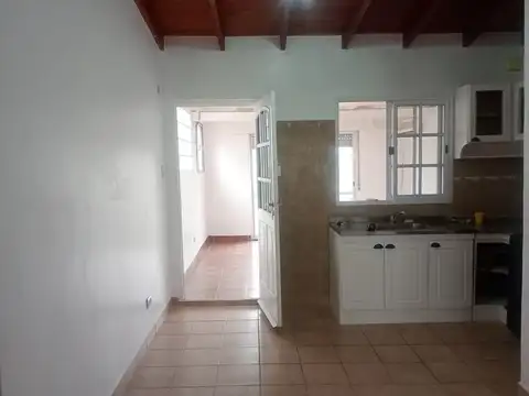 Depto Tipo Casa en Alquiler en Munro, $ 550.000