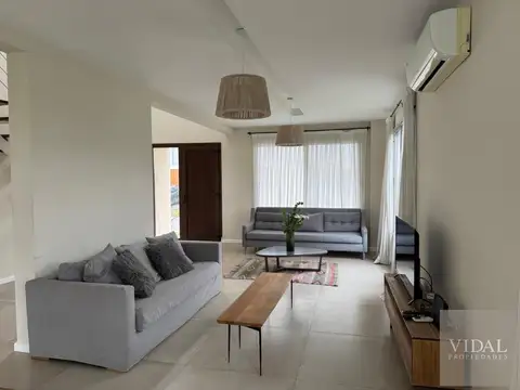 Casa en Alquiler de 3 dormitorios