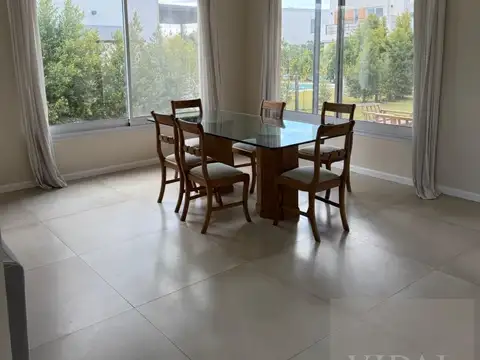Casa en Alquiler al Oeste