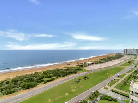 Departamento en Venta en Playa Brava, USD 1.540.000