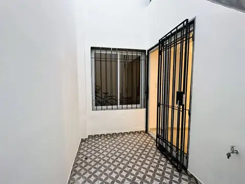Depto Tipo Casa en Alquiler de 2 ambientes