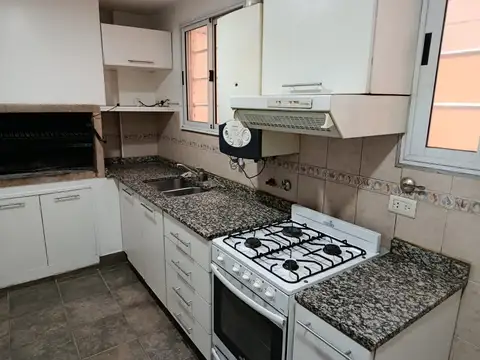 Avenida San Pedrito 300, Piso 1