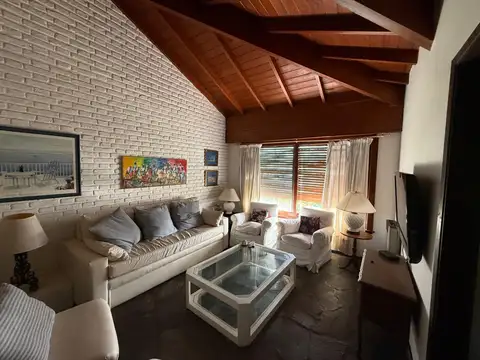 Casa en Alquiler Temporal en Centro, USD 2.200