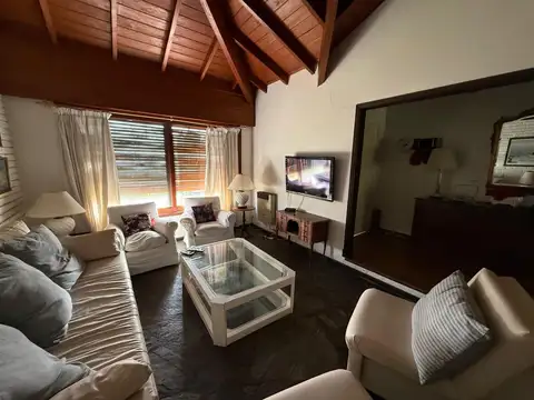 Casa en Alquiler Temporal de 4 dormitorios