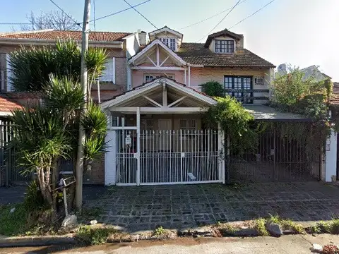 MUY BUEN DUPLEX 5AMB EN OLIVOS