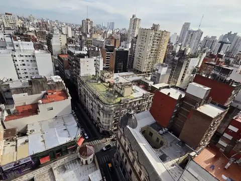 Departamento en venta Piso 18 con Vista Al Río | 2 Dorm + Escritorio | Cochera | Torre Rochdale