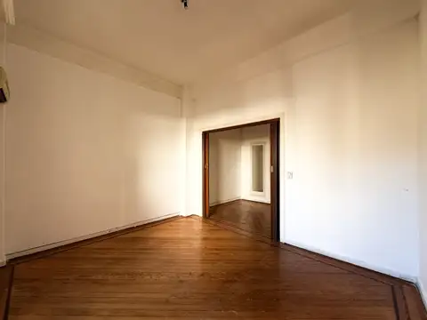 Av. Belgrano al 100 - Piso 3