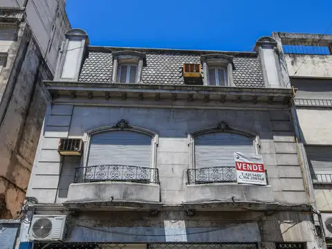 CASA PLANTA ALTA VENTA TRES DORMITORIOS CON TERRAZA PARRILLERO MICROCENTRO ROSARIO