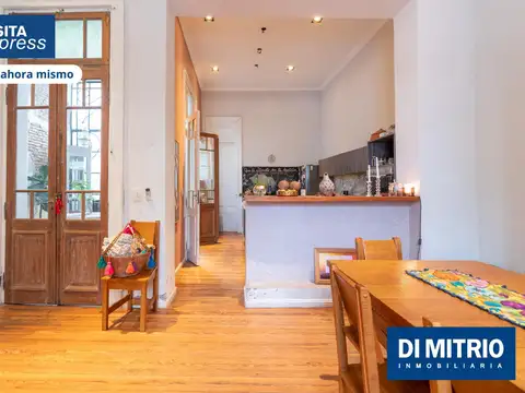 Casa 8 ambientes con 2 baños