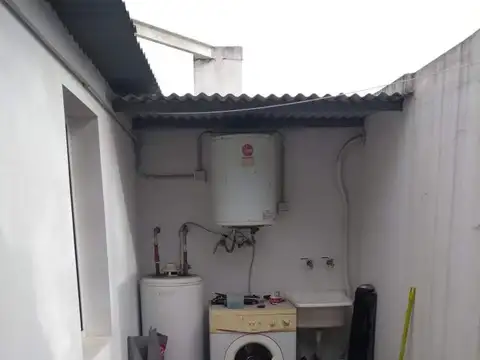 Venta casa con local