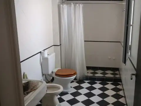 Casa 6 ambientes con 3 baños