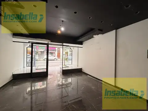 Rivadavia 2883, entre H. Yrigoyen y Mitre
