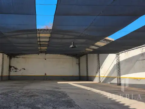 Depósito / Playa de Estacionamiento en Alquiler  – Doble Entrada y Salida – Mix 3 – Frente Hospital 
