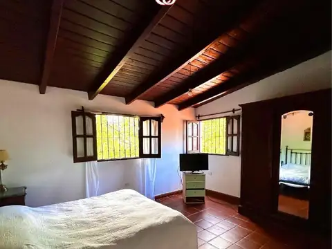 Casa en Alquiler con 2 cocheras