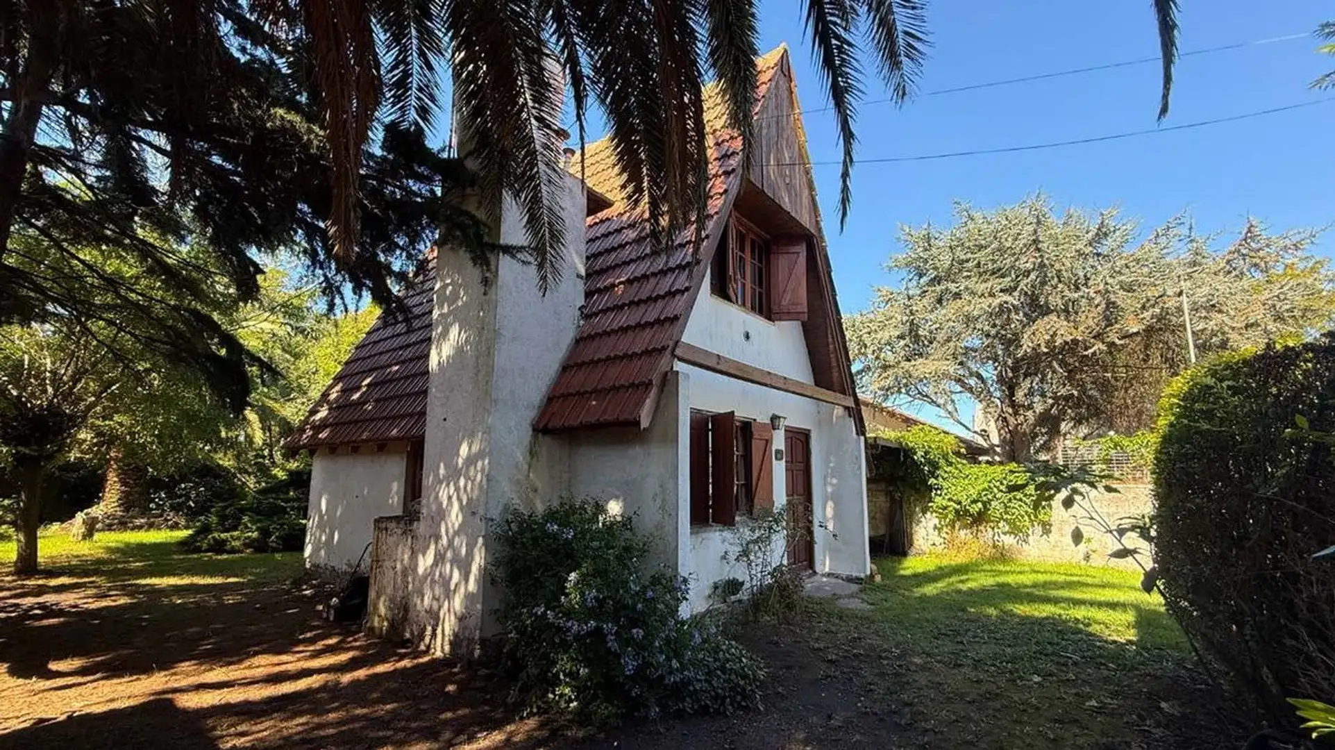 VENTA CASA 3 AMBIENTES ALPINA CON PARQUE