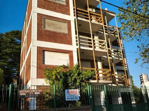 Paseo 123 200, Piso 1