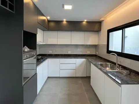 Casa Monoambiente con 2 baños