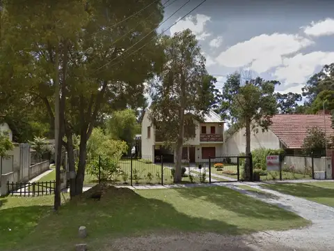 Chalet 4 ambientes + depto + lote