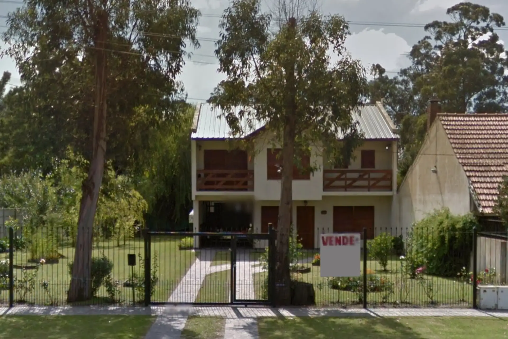 Chalet 4 ambientes + depto + lote