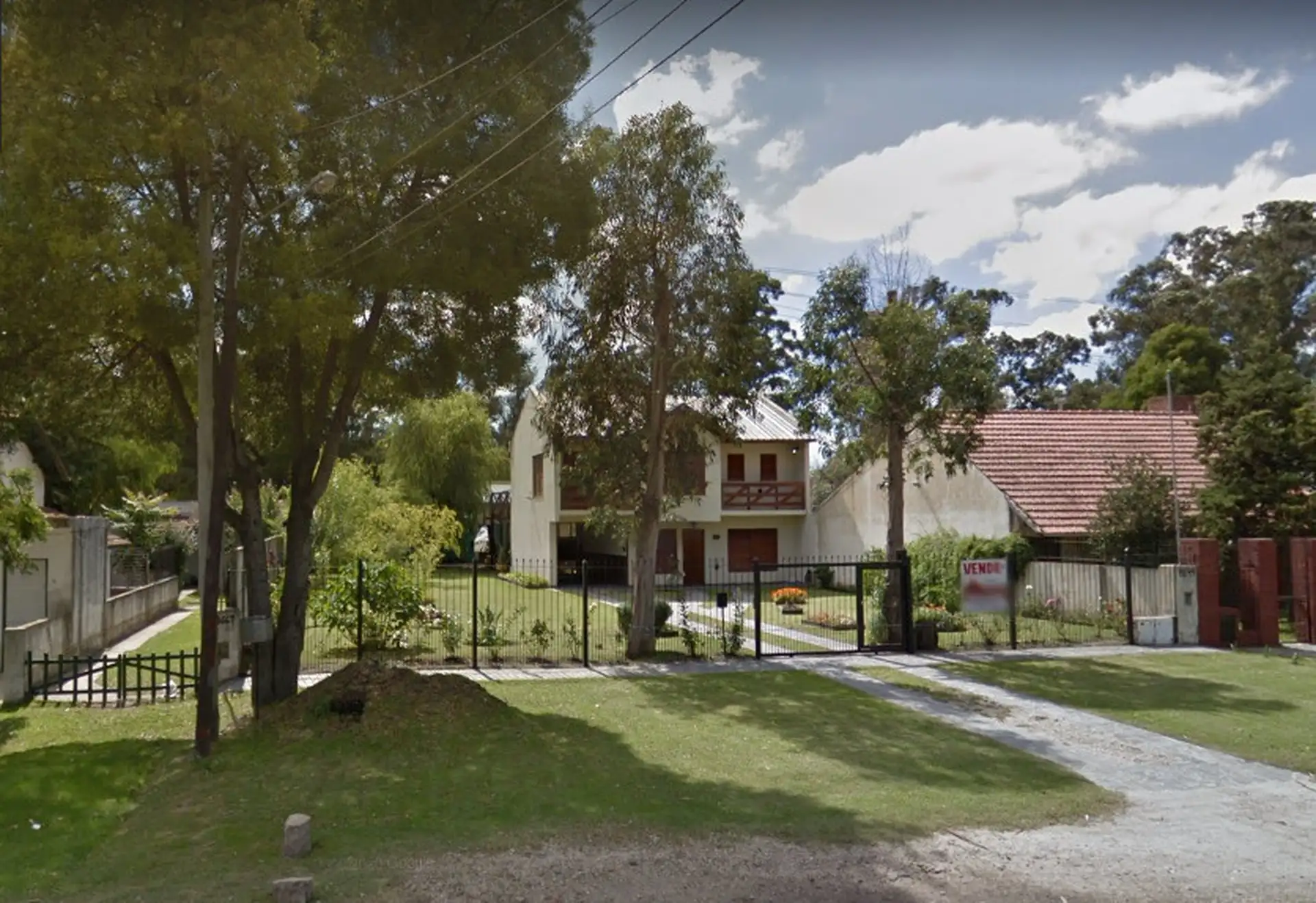 Chalet 4 ambientes + depto + lote