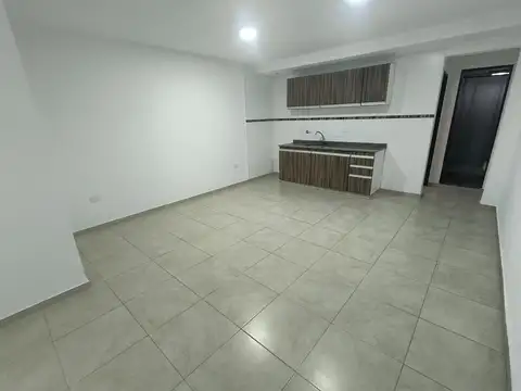 Felipe Amoedo 2000, Piso 1