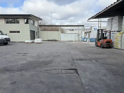 Galpón en venta sobre 141  y Calle 44 – La Plata