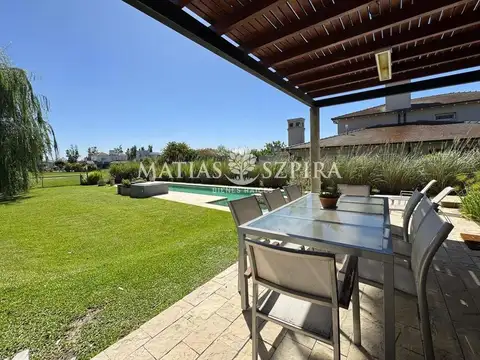 Casa 4 ambientes con 3 baños