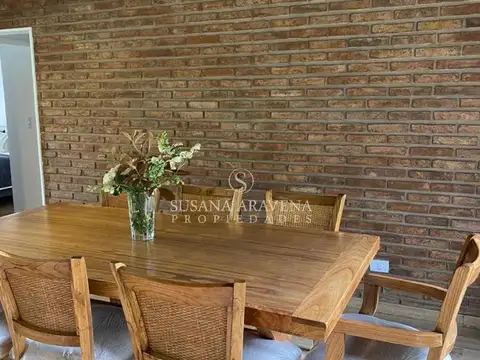 Casa 4 ambientes con 3 baños