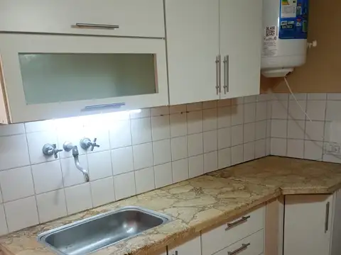 Casa 2 ambientes con 1 baño