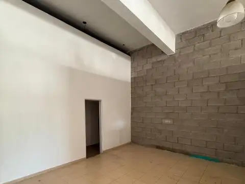 AMPLIO LOCAL COMERCIAL EN ALQUILER, ARROYO SECO!