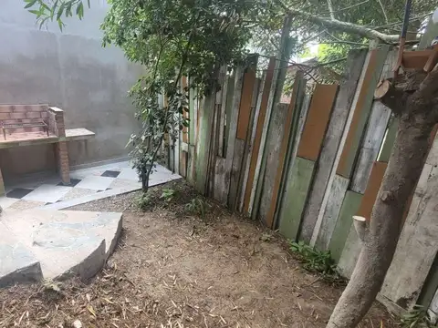 Casa 2 ambientes con 1 baño