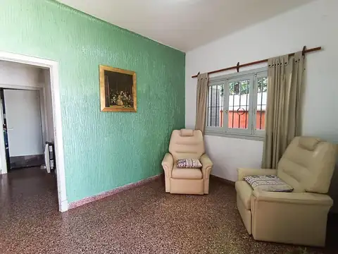 HERMOSA CASA EN VENTA + MONOAMBIENTE DORREGO AL 300 - MUÑIZ