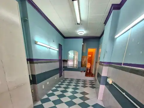Casa 6 ambientes con 2 baños