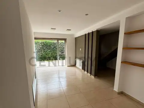 Casa en Alquiler en City Bell, $ 1.200.000