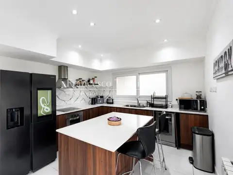 Casa 7 ambientes con 5 baños