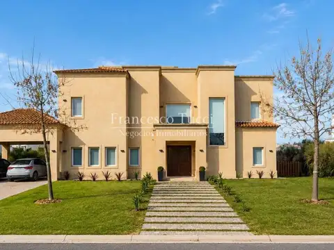 Casa en venta / alquiler 7 ambientes en Terravista