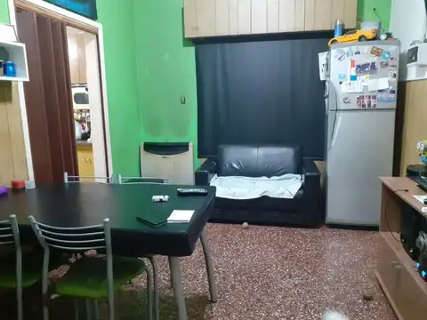 Departamento tipo casa al frente.