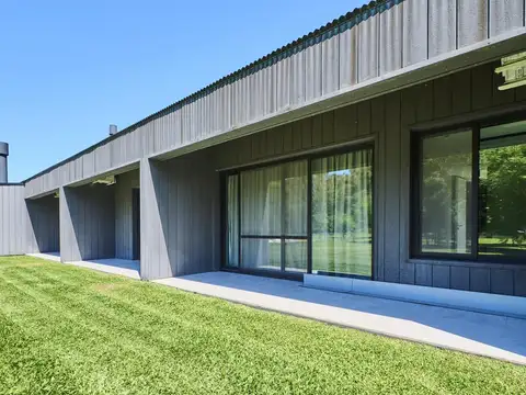 Casa en Venta con 4 cocheras