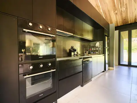Casa en Venta en Zarate, USD 790.000