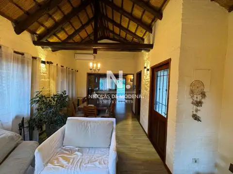 Casa 4 ambientes con 2 baños