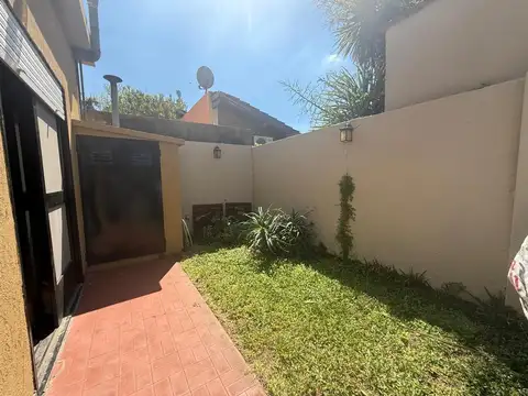 Depto Tipo Casa en Alquiler 35 años