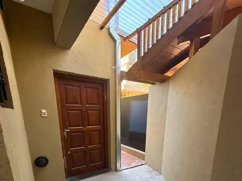 Depto Tipo Casa en Alquiler de 2 dormitorios