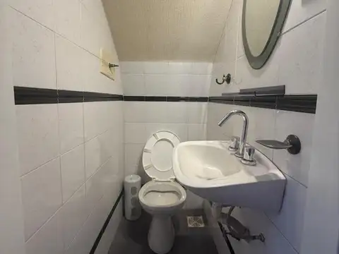 Depto Tipo Casa en Alquiler con 3 cocheras
