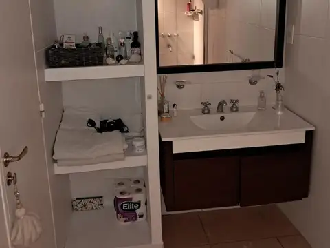 Casa 5 ambientes con 4 baños