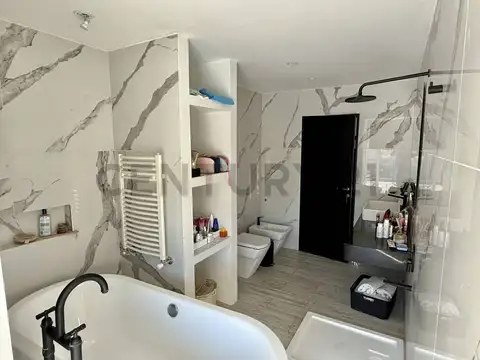 Casa en Venta en Grand Bell 2 con 4 dormitorios de estilo moderno