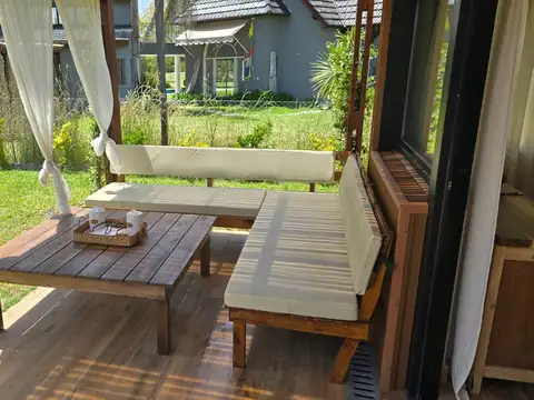 Espectacular casa de diseño a estrenar con muebles