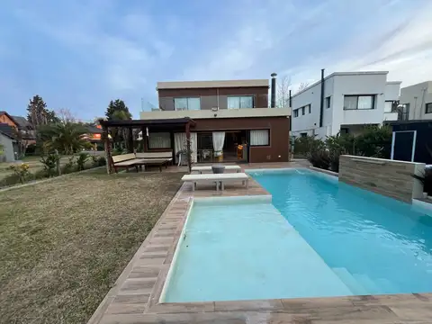 Casa en Venta de 4 dormitorios